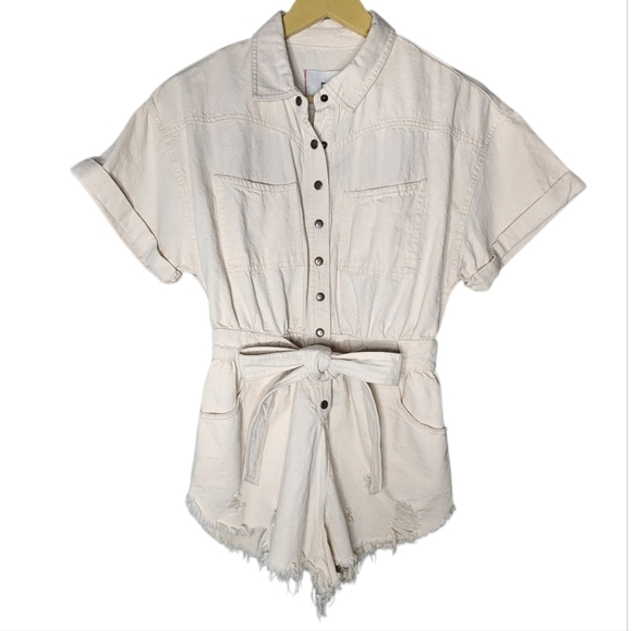 Urban Outfitters BDG Women Romper Cream Belt Short Sleeve Devon Distressed Denim - Picture 3 of 11